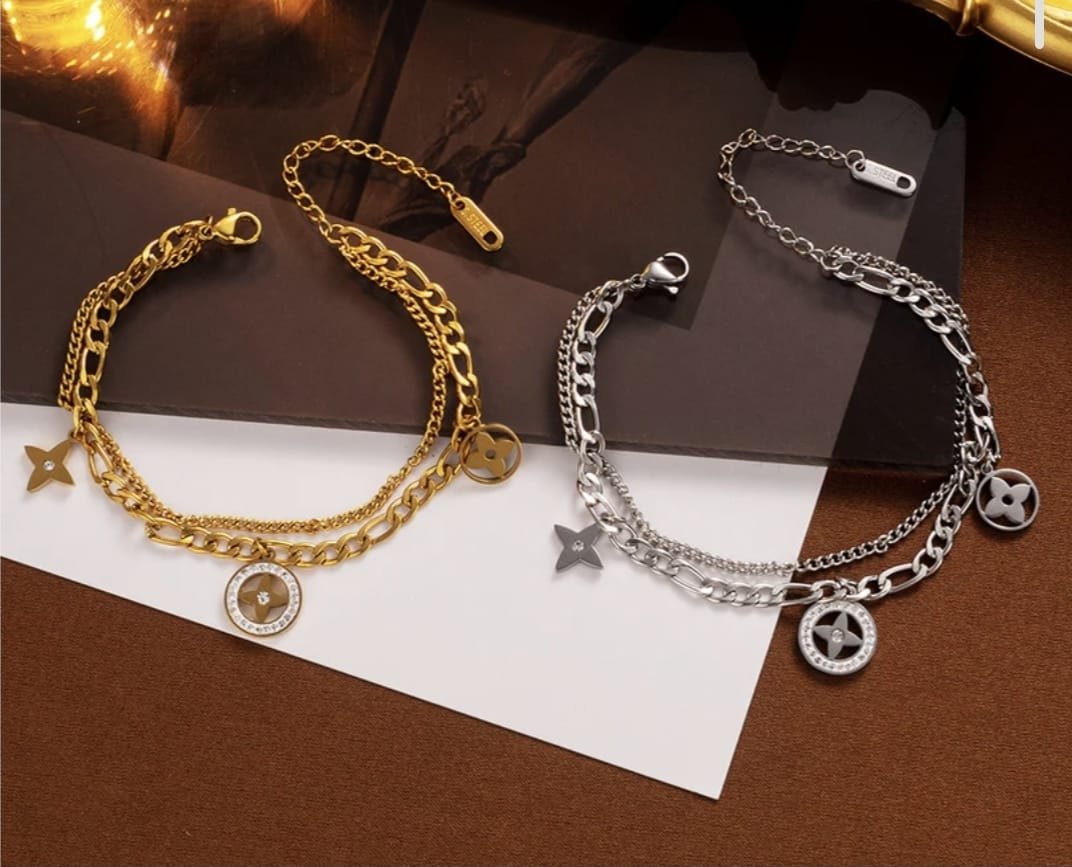 Pulsera Trébol tres colgantes - Imagen 4