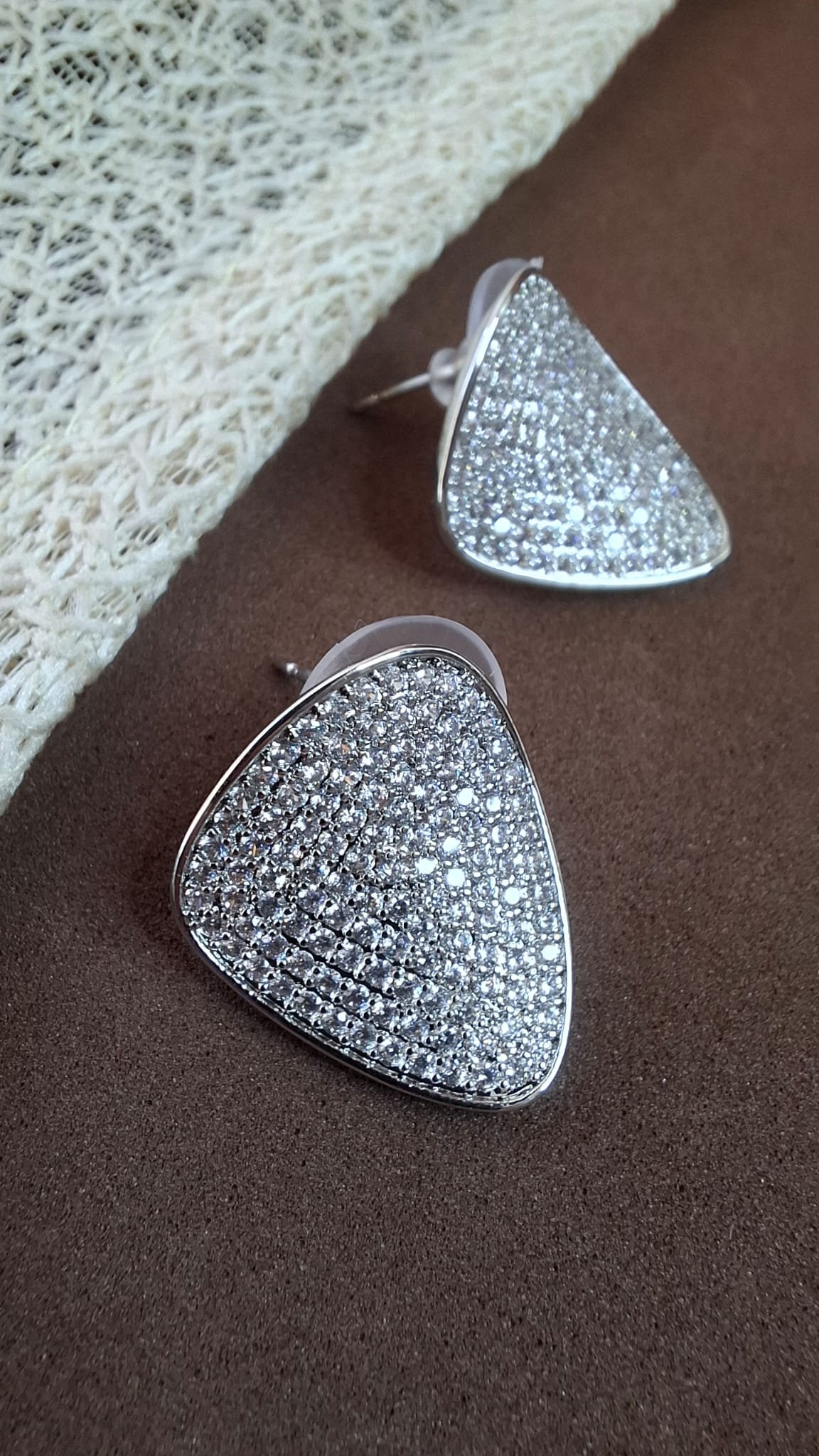 Pendientes Triángulo incrustado