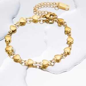 Cadena y pulsera con muchas corazones