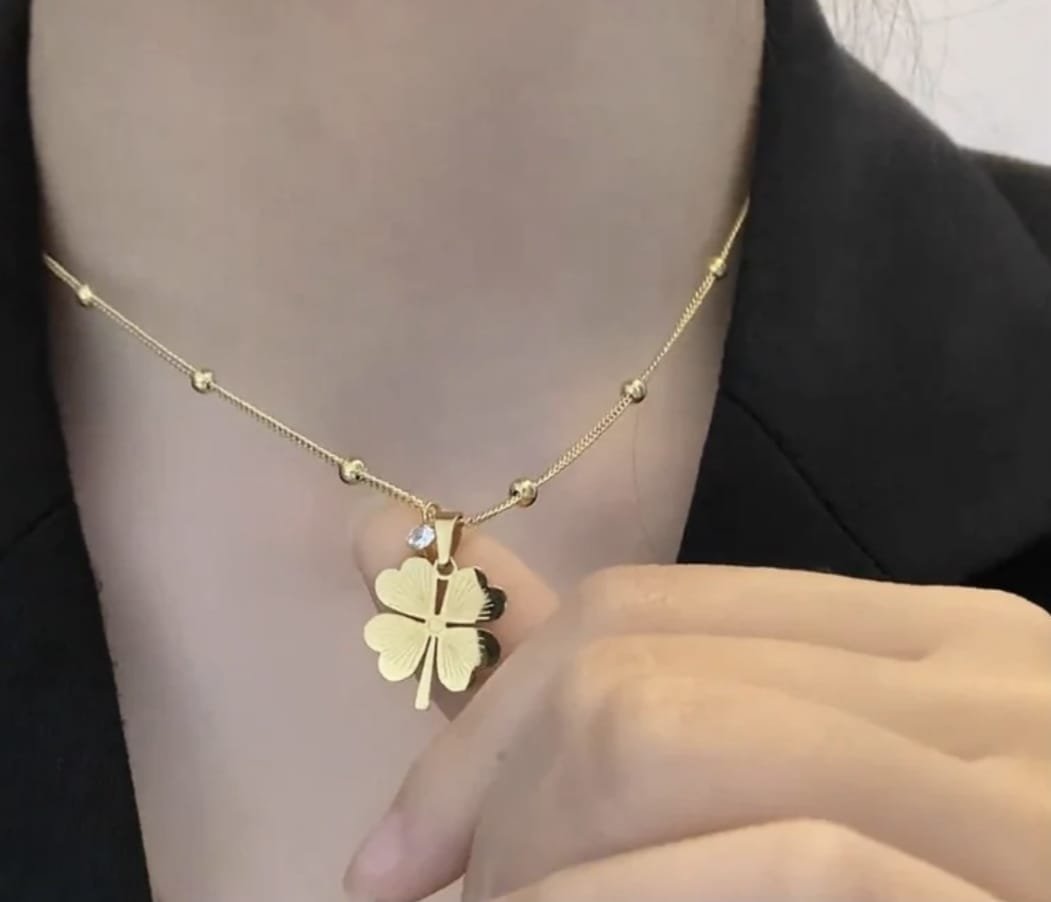 Cadena con bolitas + colgante trébol de oro - Imagen 2