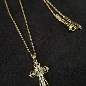 Cadena con colgante "Cruz"