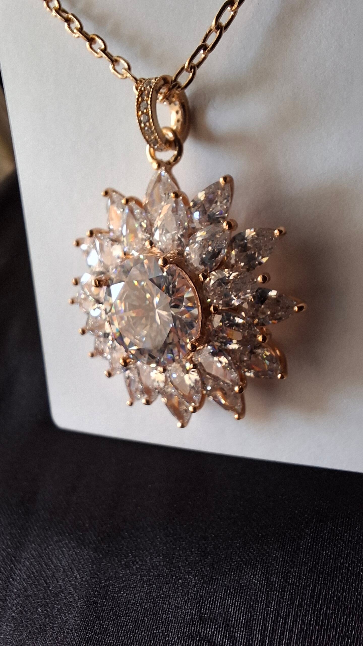 Cadena con colgante "Sol de cristal" - Imagen 3