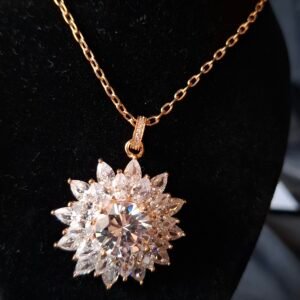 Cadena con colgante "Sol de cristal"