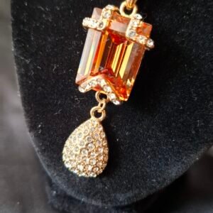 Cadena con colgante "Piedra amarilla"
