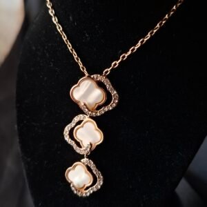 Cadena con colgante " 3 trébol "